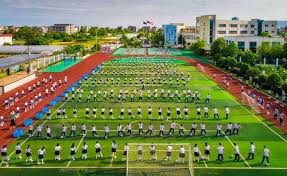 执教英超前25场积分榜：穆帅64分居首，斯洛特60分第二