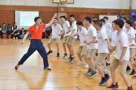 深度解析“十三水”的摆牌逻辑：如何化腐朽为神奇，将烂牌摆出水数？（十三水摆牌全攻略：烂牌也能翻盘，教你最大化水数）