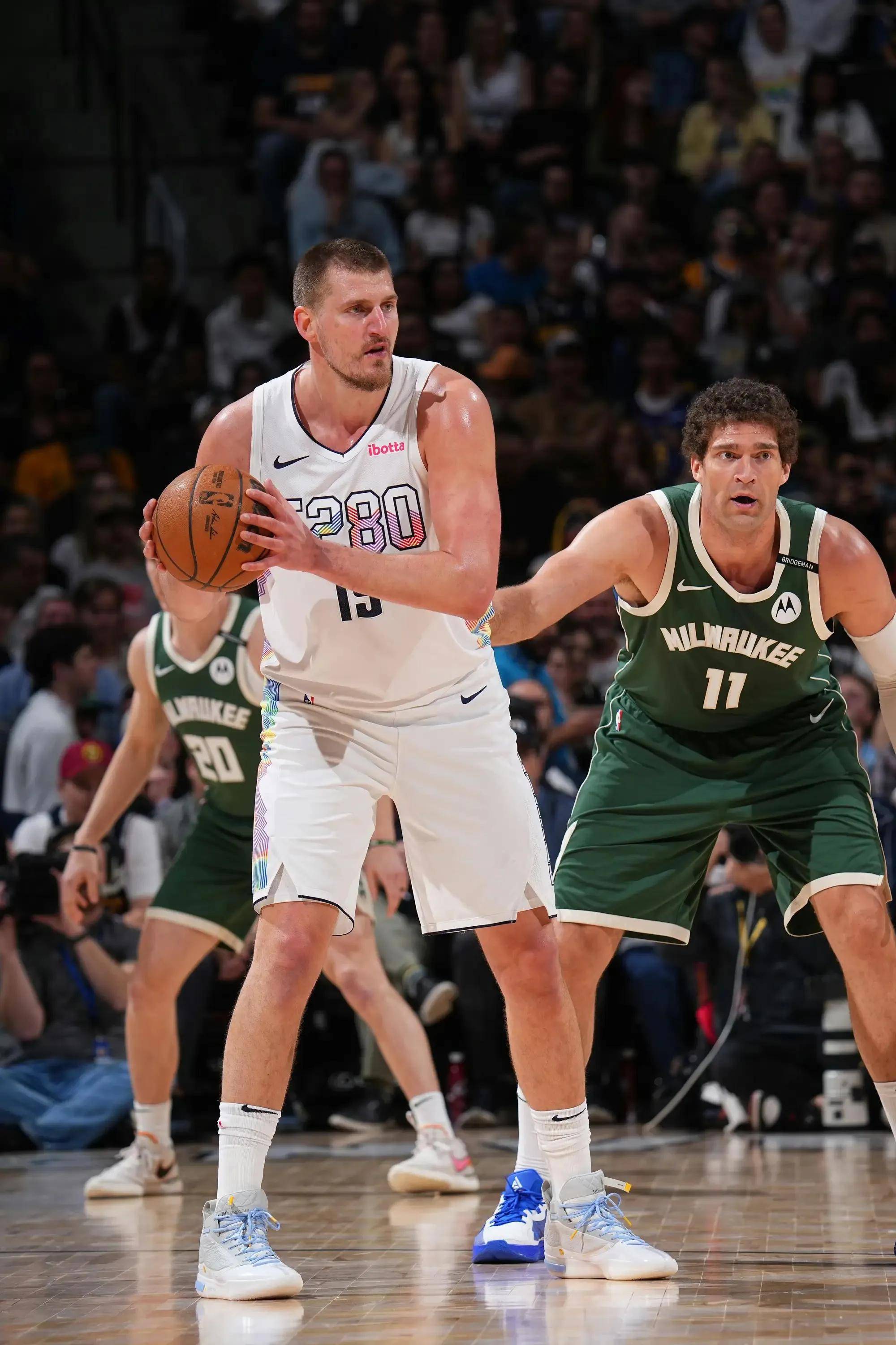 的资助下 的资助下