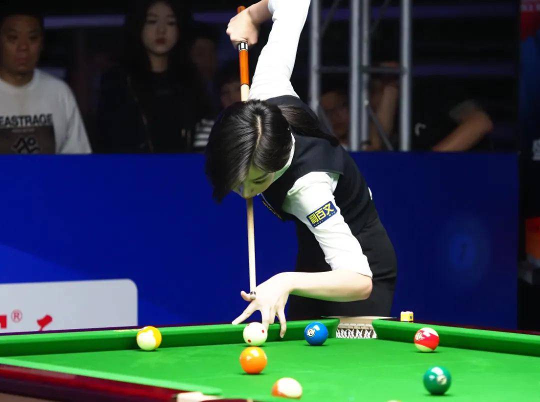 仅展现了勒 仅展现了勒